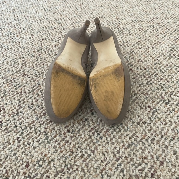 Marc Fisher 4” Heeled Gray Suede Booties. Size 8 - Picture 3 of 6